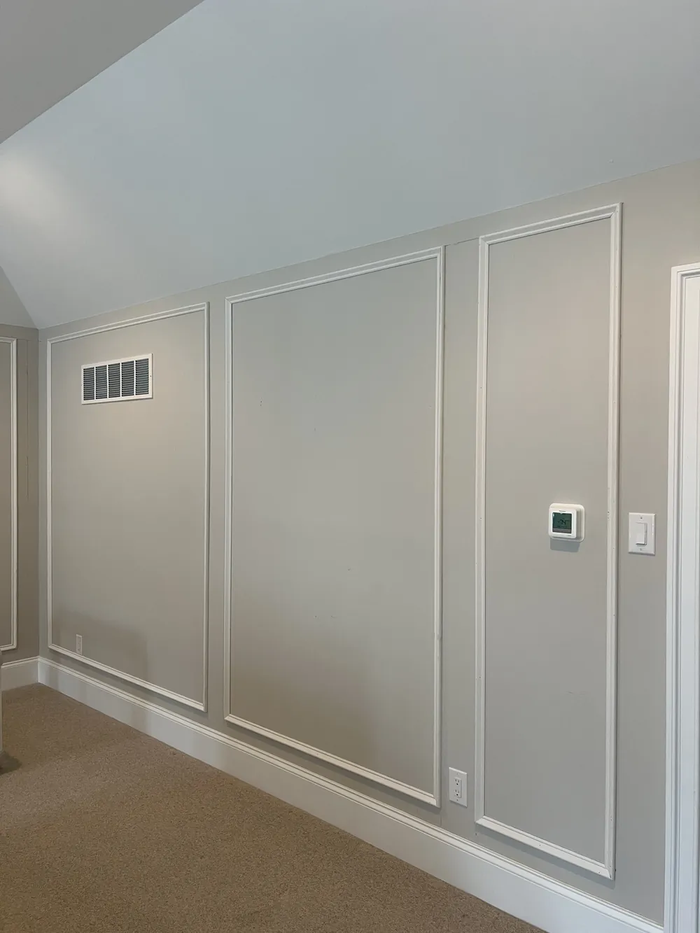 Box Molding Bedroom Wall, finish carpentry by SEGAL XVI