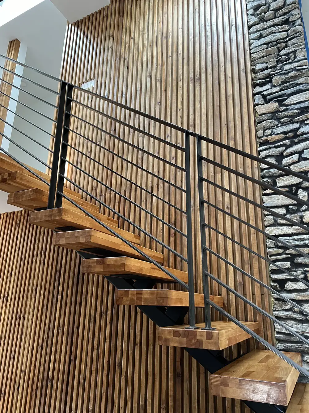 Floating Staircase & Slat Wall, finish carpentry by SEGAL XVI